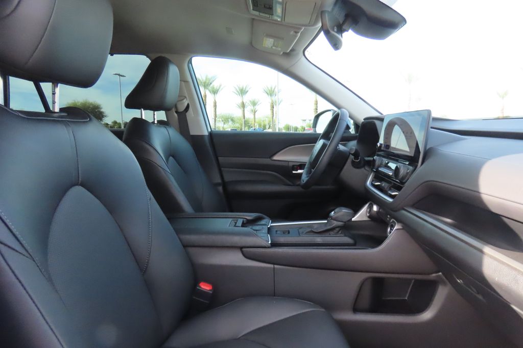 Thumbnail: 2024 Toyota Grand Highlander - 19