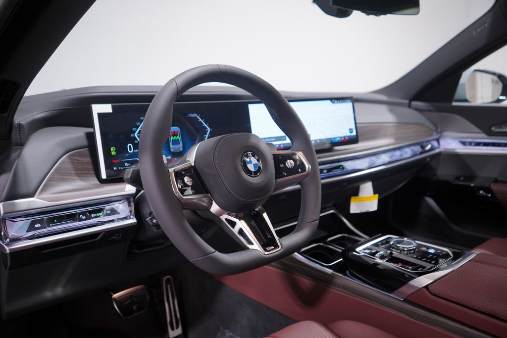Thumbnail: 2025 BMW 7 Series - 6