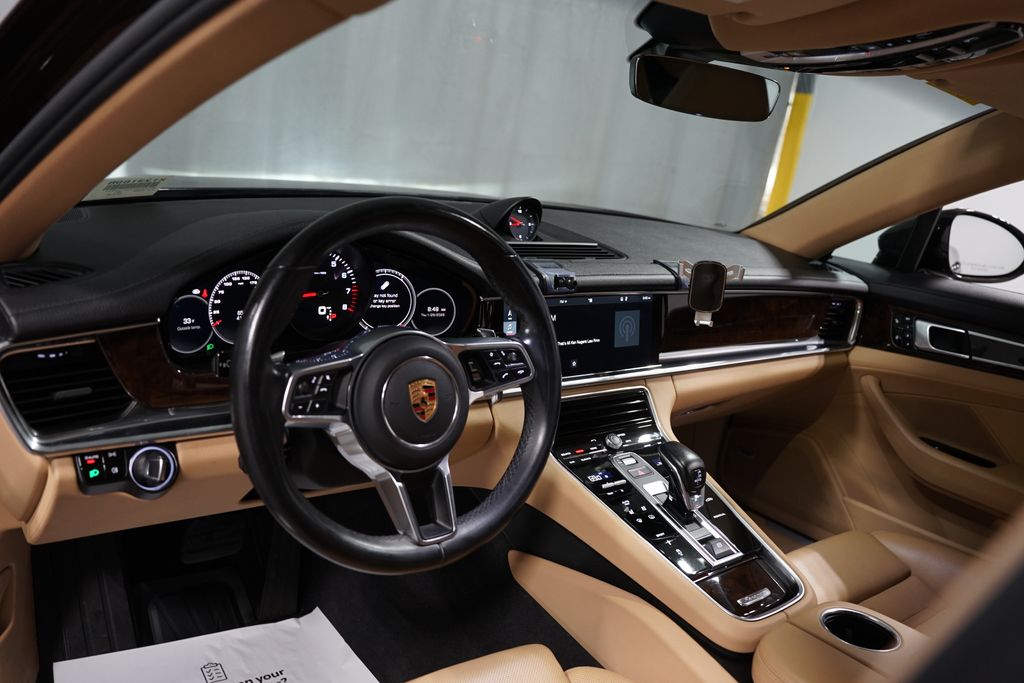 Thumbnail: 2018 Porsche Panamera - 11