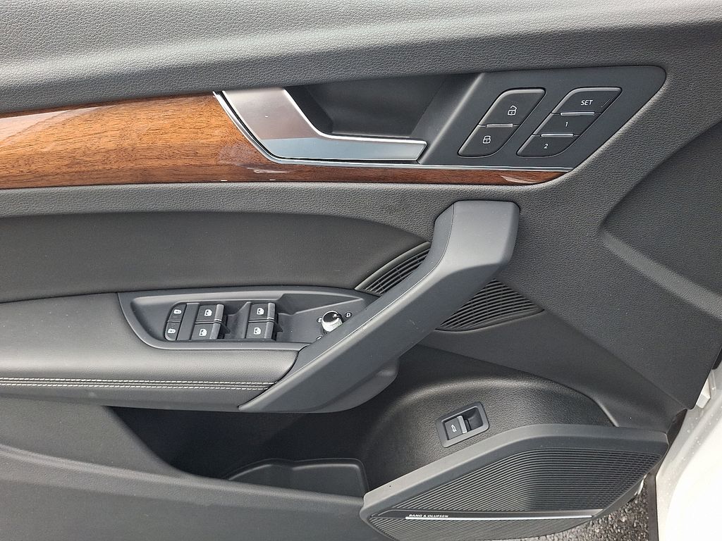 Thumbnail: 2022 Audi Q5 - 12