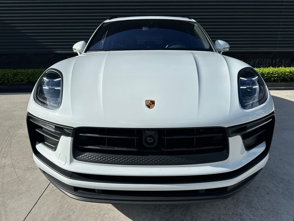 Thumbnail: 2023 Porsche Macan - 8