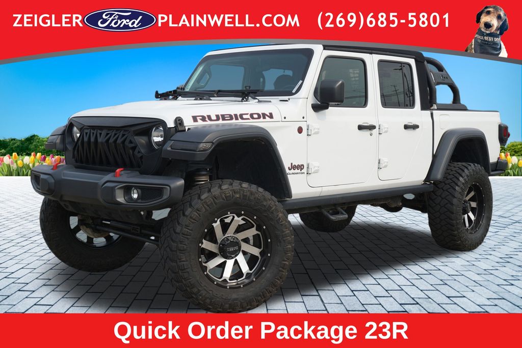 Bright White Clearcoat 2020 Jeep Gladiator Pickup Truck Four-Wheel Drive 6-Speed Manual