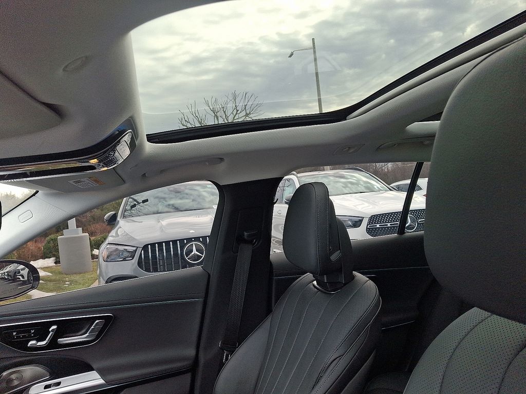 Thumbnail: 2025 Mercedes-Benz E-Class - 14