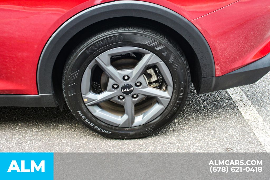Used 2025 Red Kia LXS image 16