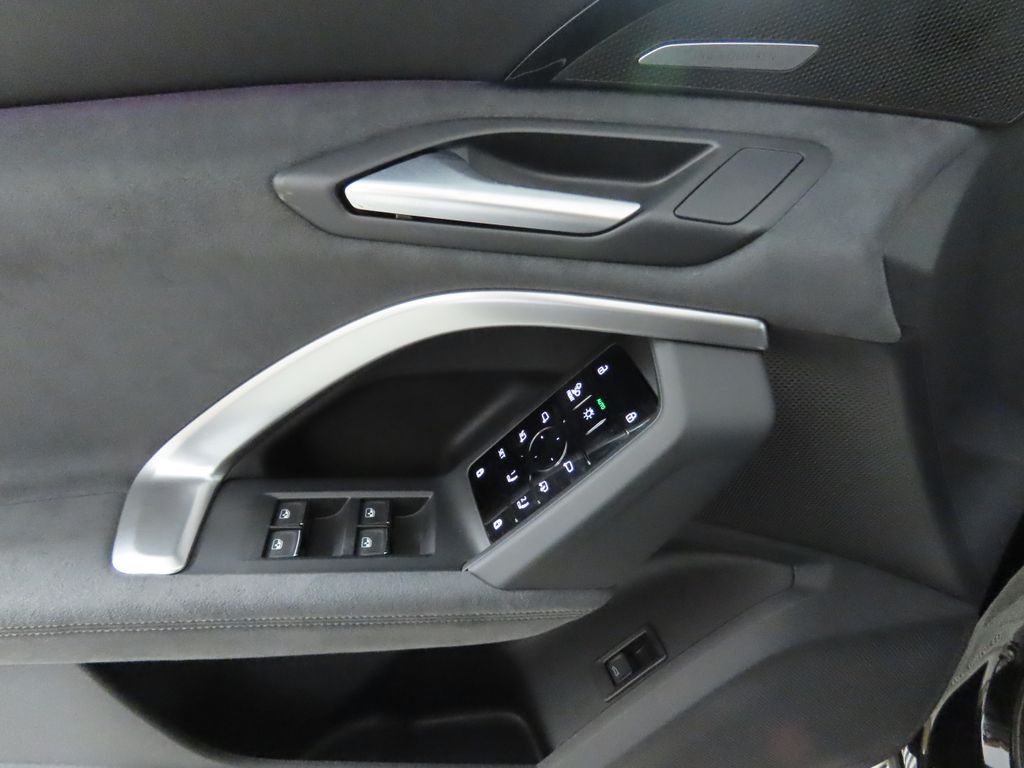 2025 Audi SQ5 Premium 23