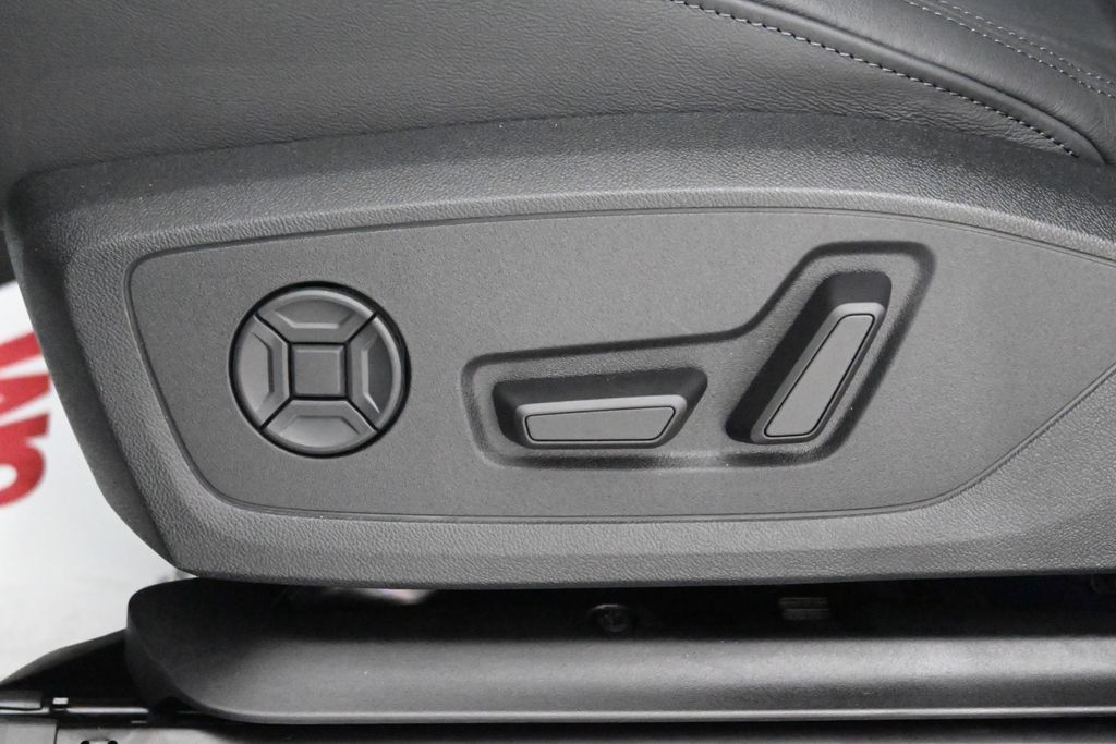 Thumbnail: 2025 Audi Q3 - 25