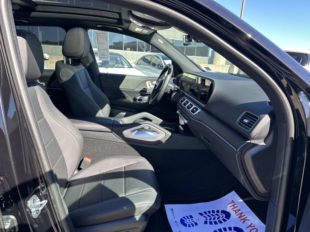 Thumbnail: 2026 Mercedes-Benz GLE - 22