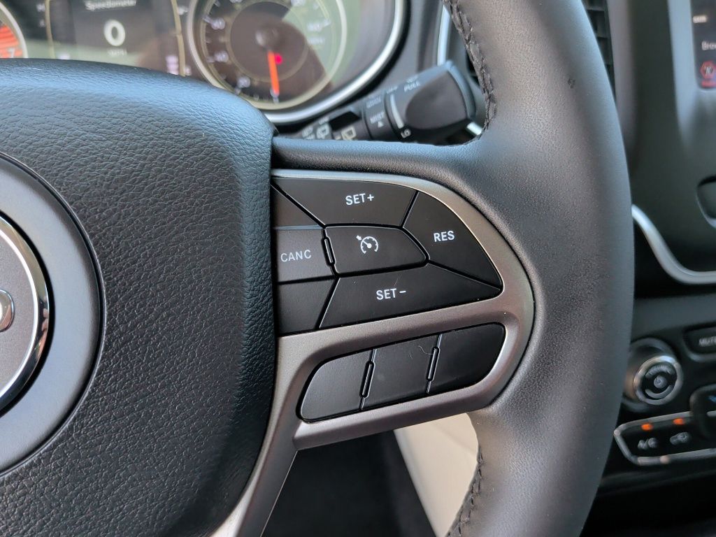 2020 Jeep Cherokee Latitude Plus White at Parkway Family Mazda