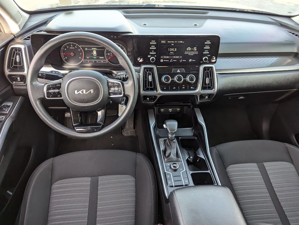 2022 Kia Sorento LX 27