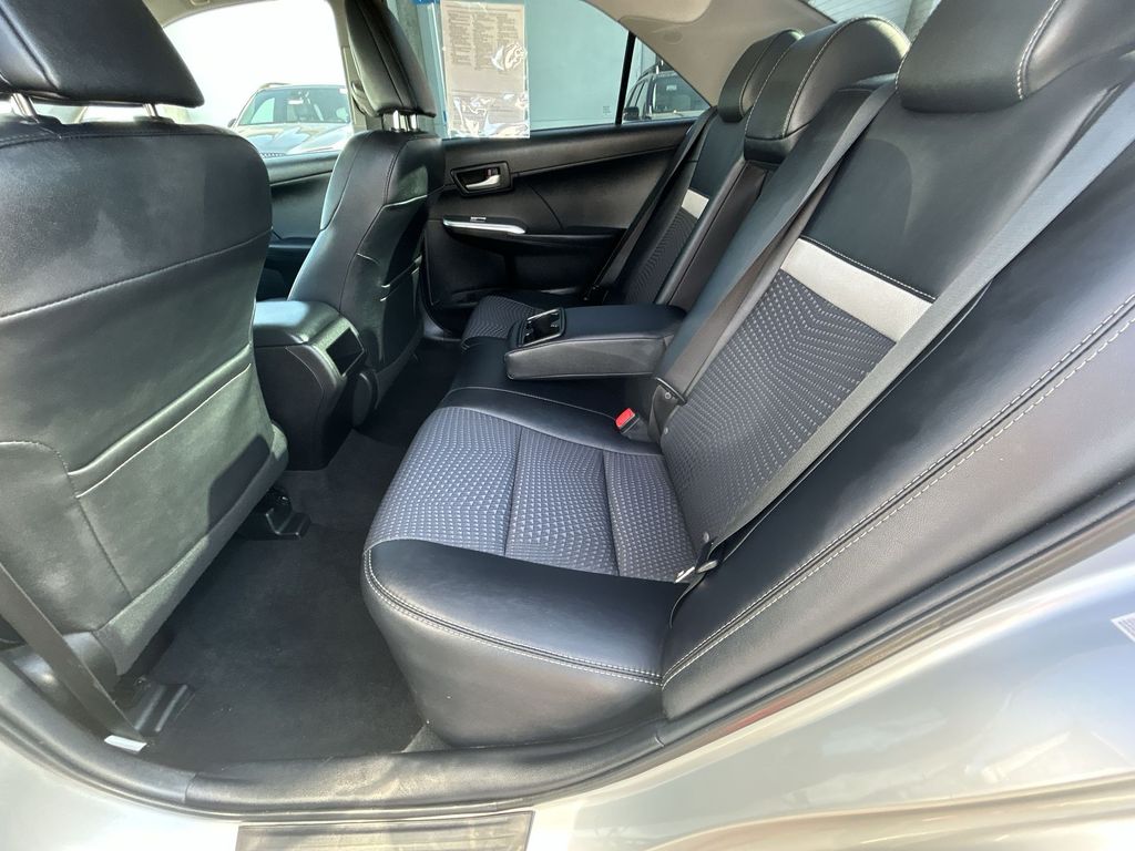 Thumbnail: 2013 Toyota Camry - 21