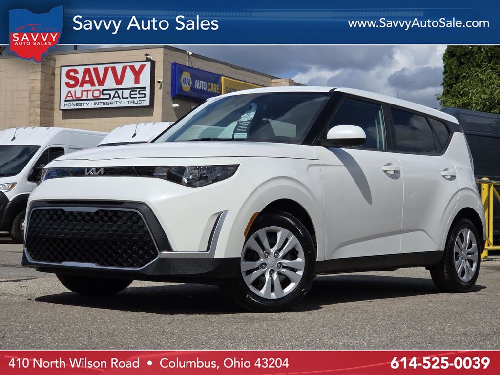Snow White Pearl 2023 Kia Soul SUV / Crossover Front-Wheel Drive Continuously Variable Transmission