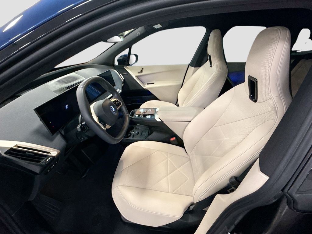 Thumbnail: 2023 BMW iX - 18