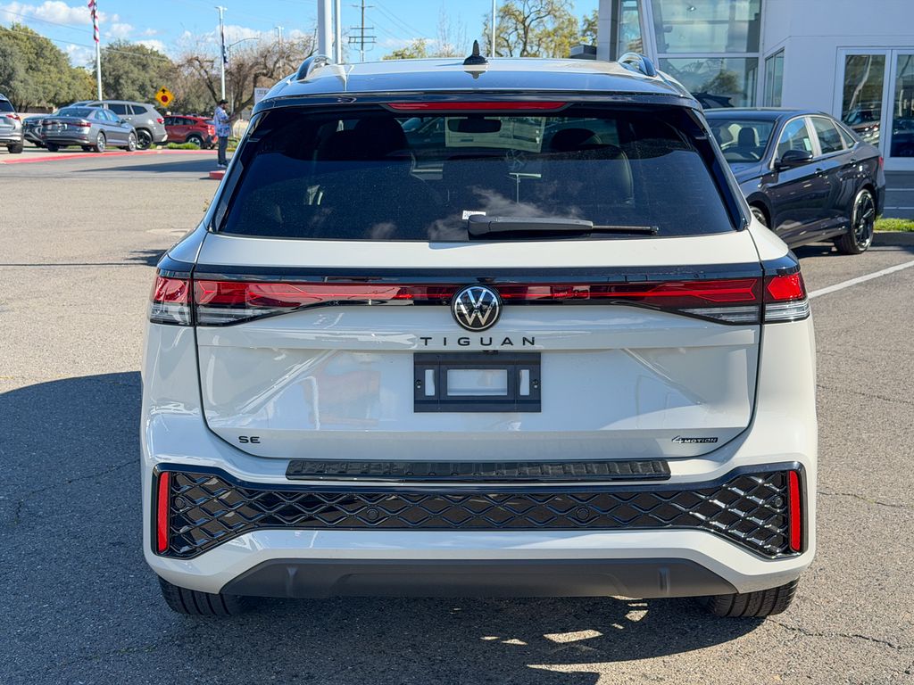 New 2026  Volkswagen 2.0T SE R-Line Black image 9