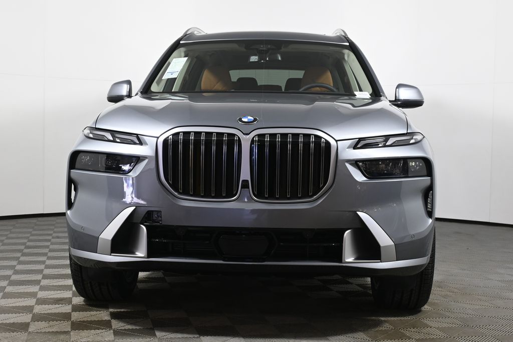 Thumbnail: 2026 BMW X7 - 10