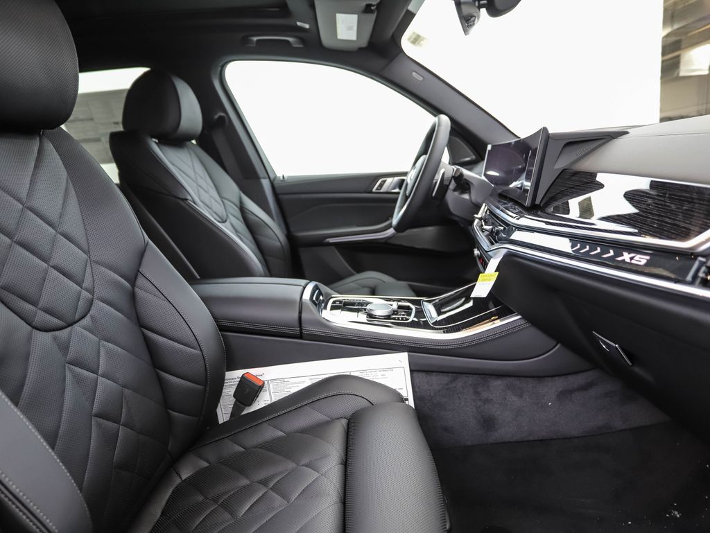 Thumbnail: 2026 BMW X5 - 30