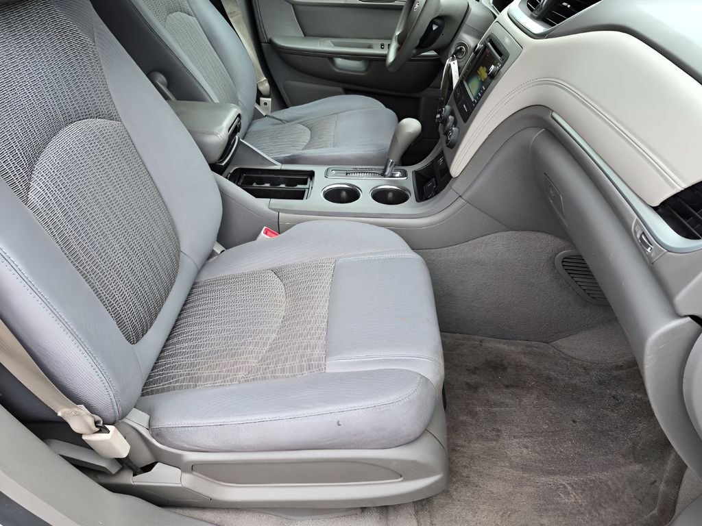 Used Car 2015 Chevrolet Traverse  Ls For Sale Under $10,000 In Austin, Texas