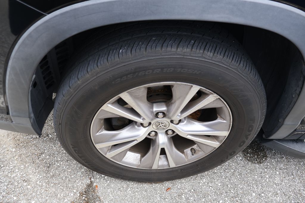 Thumbnail: 2015 Toyota Highlander - 4