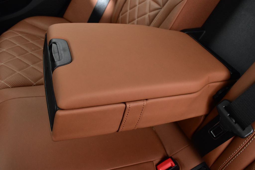 Thumbnail: 2019 Mercedes-Benz C-Class - 32