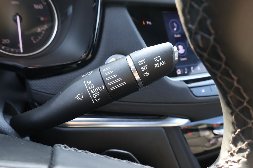 Thumbnail: 2025 Cadillac XT5 - 24