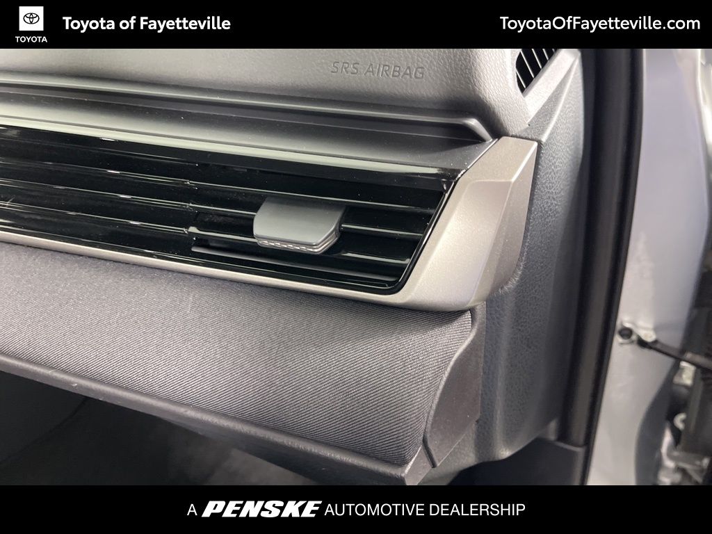 Thumbnail: 2025 Toyota Camry - 10