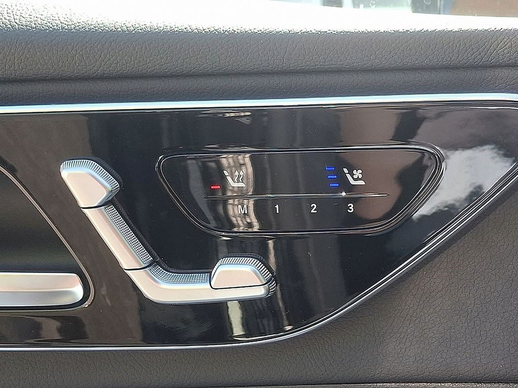 Thumbnail: 2025 Mercedes-Benz GLC - 20