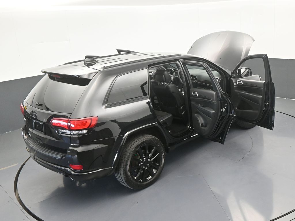 Used 2021 Diamond Black Crystal Pearlcoat Jeep Laredo X image 63
