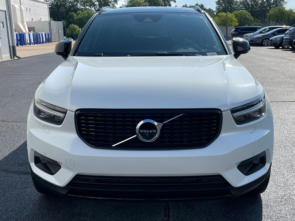 Thumbnail: 2021 Volvo XC40 - 9