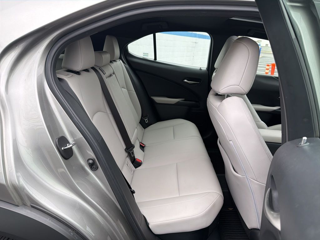 Thumbnail: 2021 Lexus UX - 24