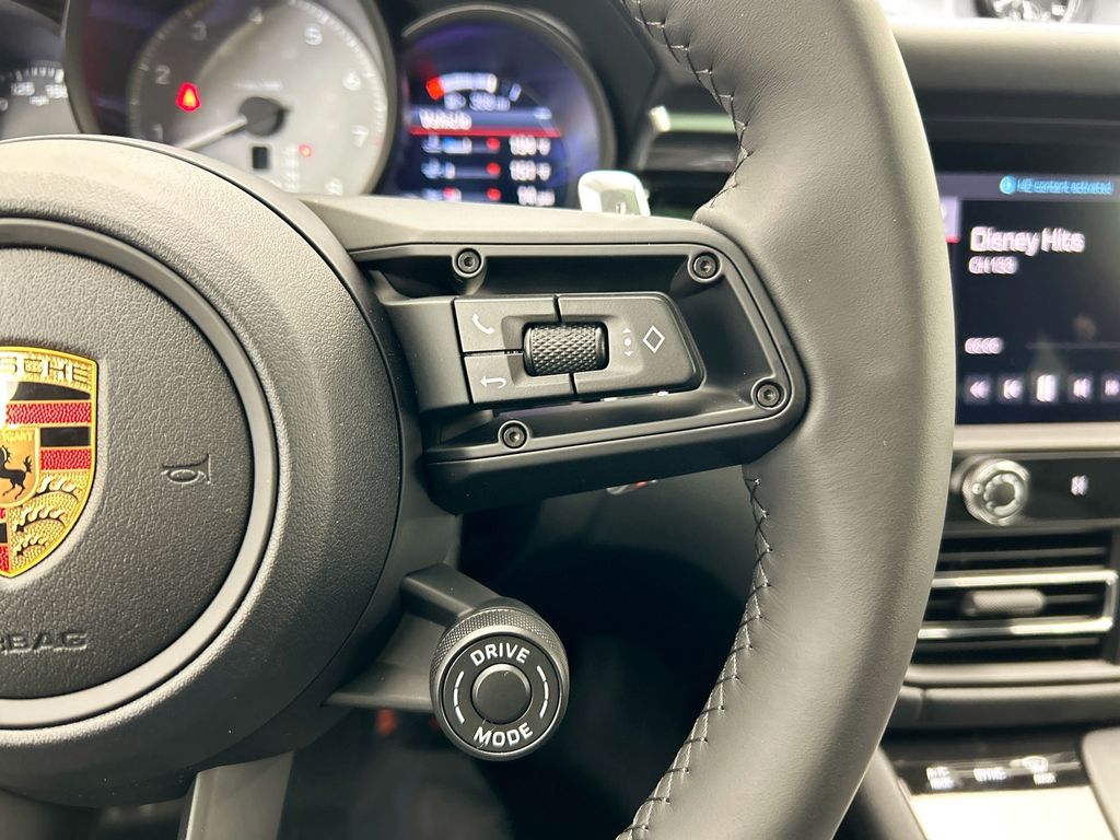 Thumbnail: 2026 Porsche Macan - 15