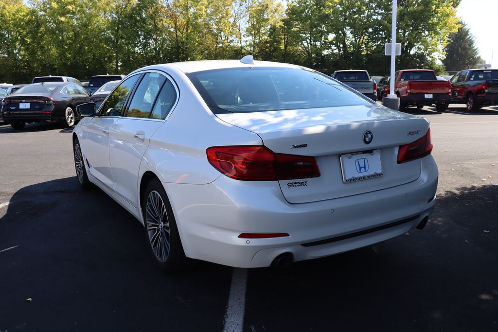 2018 BMW 5 Series 530i xDrive 3