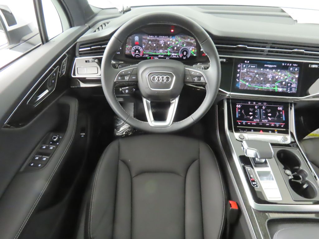 Thumbnail: 2025 Audi Q7 - 12
