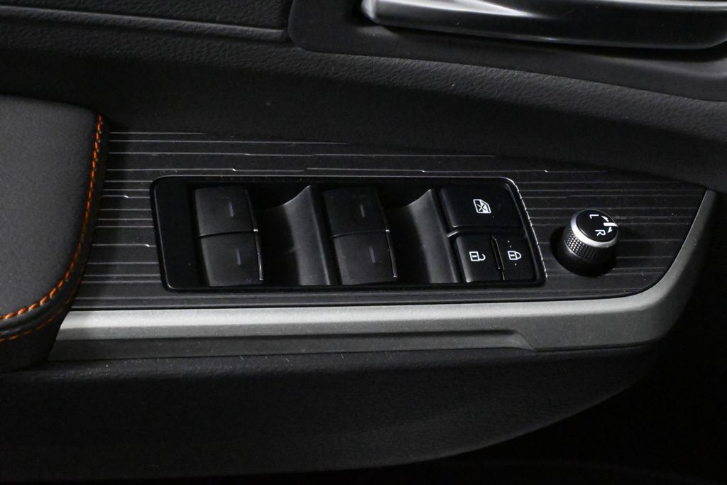 Thumbnail: 2021 Toyota Sienna - 30