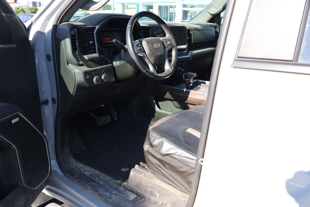 Thumbnail: 2025 Chevrolet Silverado 1500 - 11