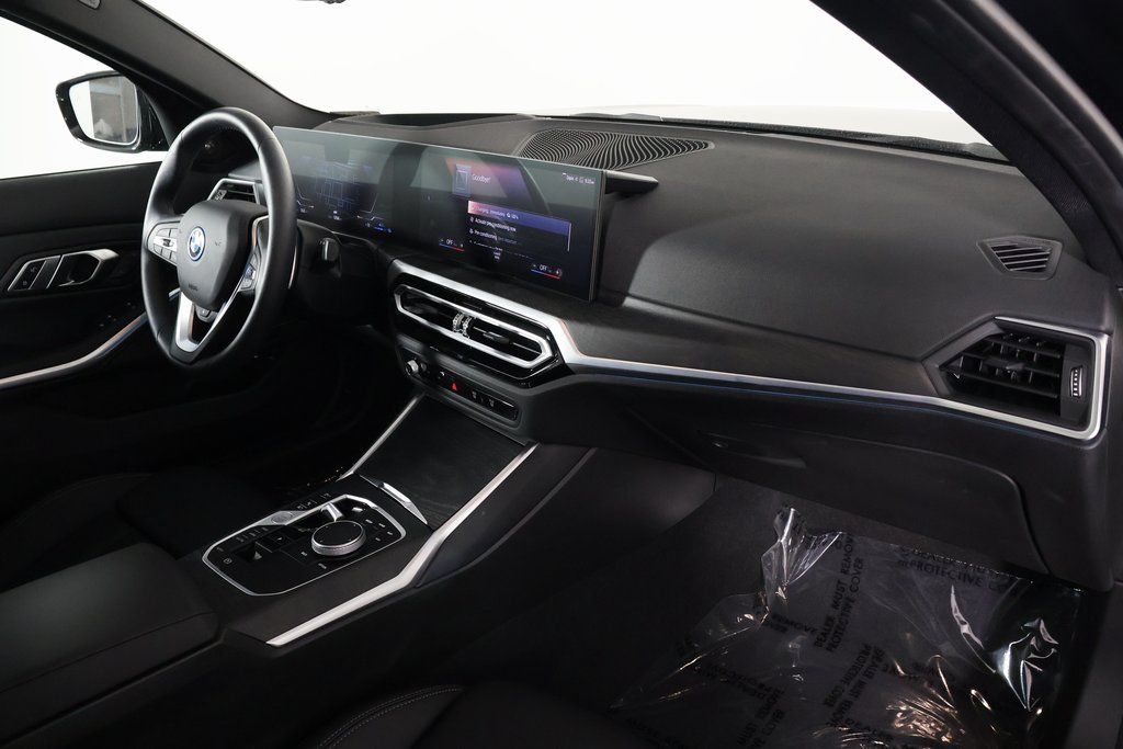 Thumbnail: 2023 BMW 3 Series - 9