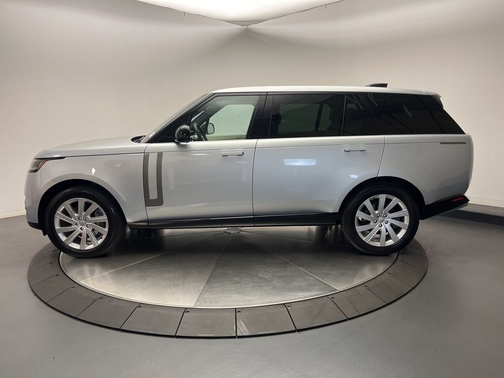Thumbnail: 2023 Land Rover Range Rover - 2