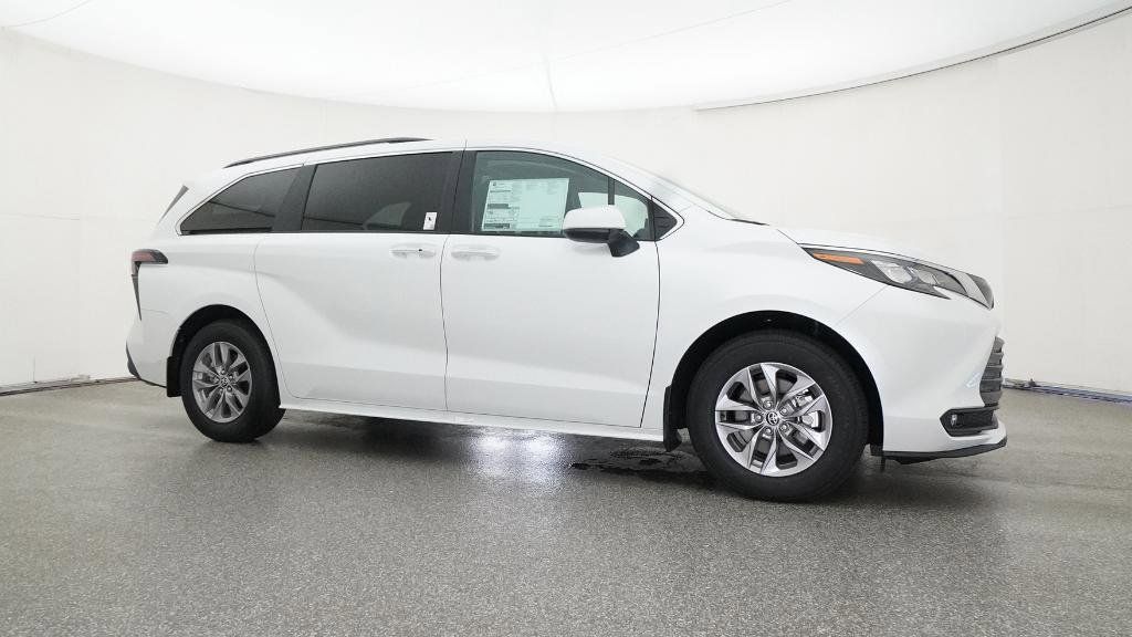 Thumbnail: 2025 Toyota Sienna - 13
