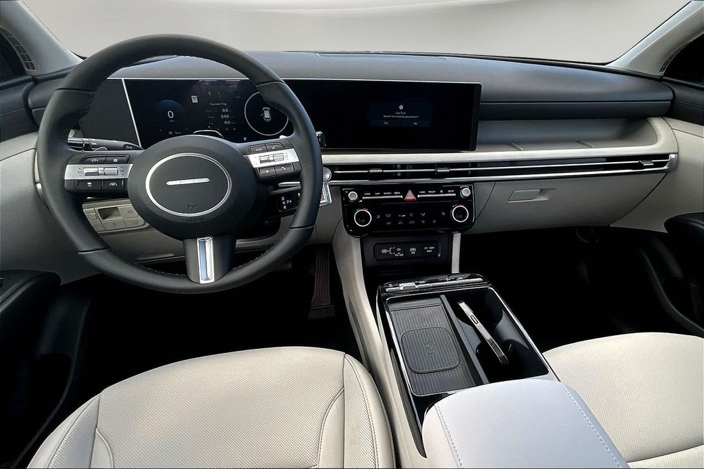 New 2025 Gray Hyundai SEL Convenience image 5