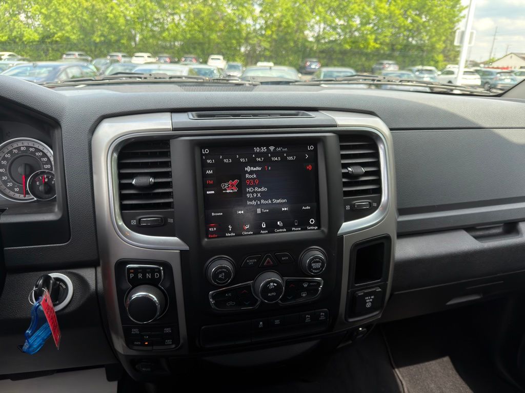 Thumbnail: 2019 RAM 1500 Classic - 14