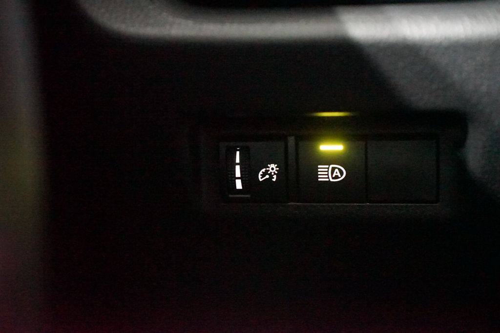 Thumbnail: 2025 Toyota RAV4 - 24