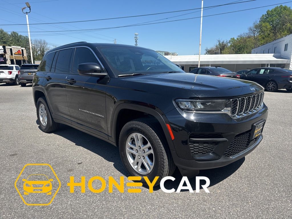 Diamond Black Crystal Pearlcoat 2022 Jeep Grand Cherokee Laredo 4WD SUV / Crossover Four-Wheel Drive 8-Speed Automatic