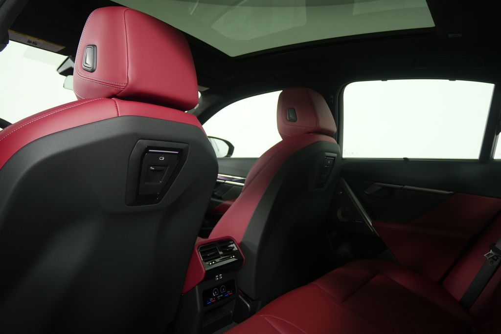 Thumbnail: 2026 BMW 5 Series - 18