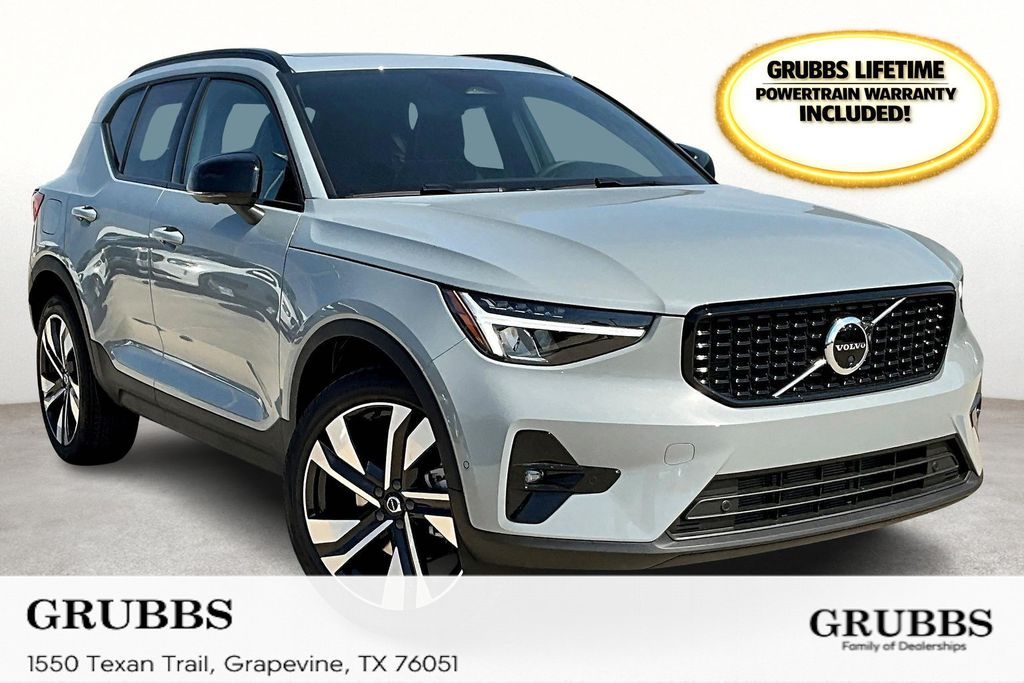 Gray Metallic 2026 Volvo XC40 B4 Plus FWD SUV / Crossover Front-Wheel Drive Automatic