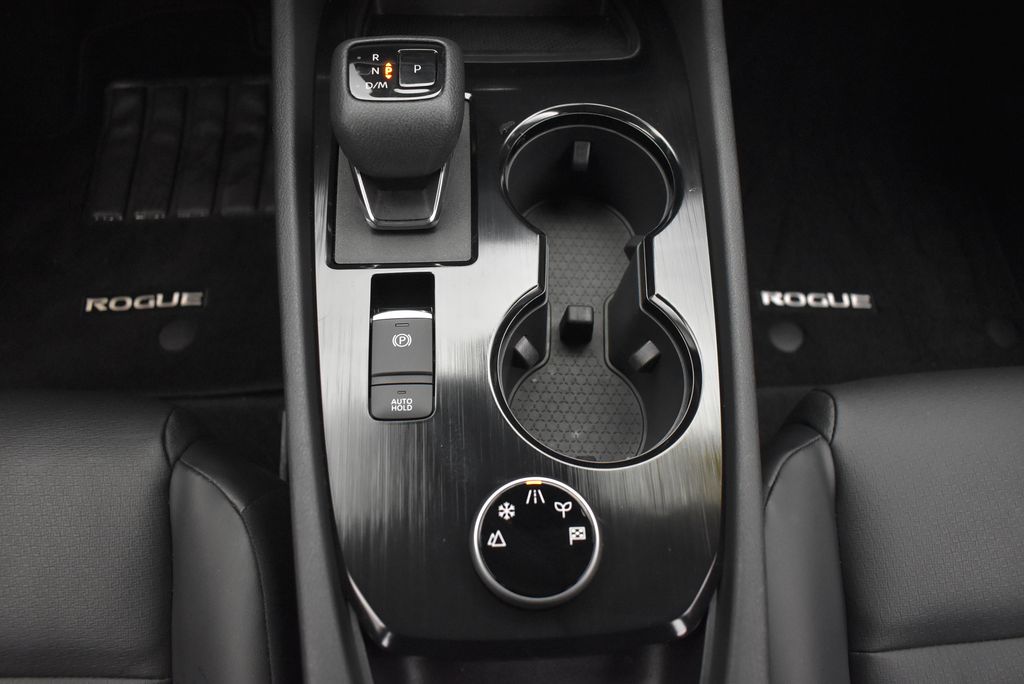 2022 Nissan Rogue SV 27