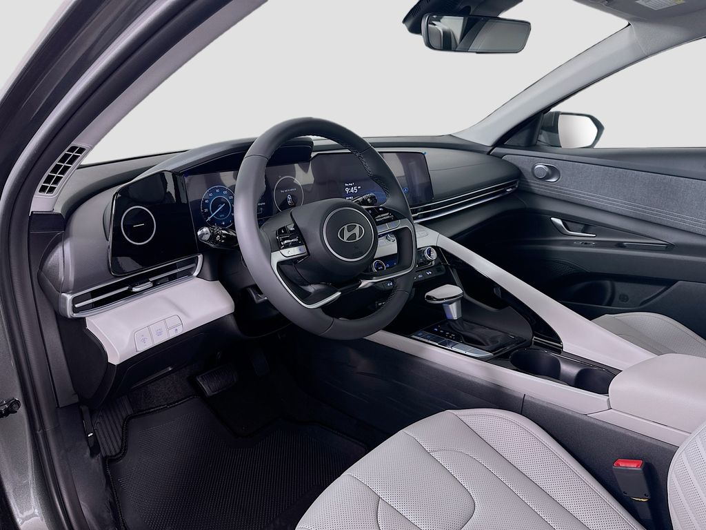 Thumbnail: 2025 Hyundai Elantra - 9