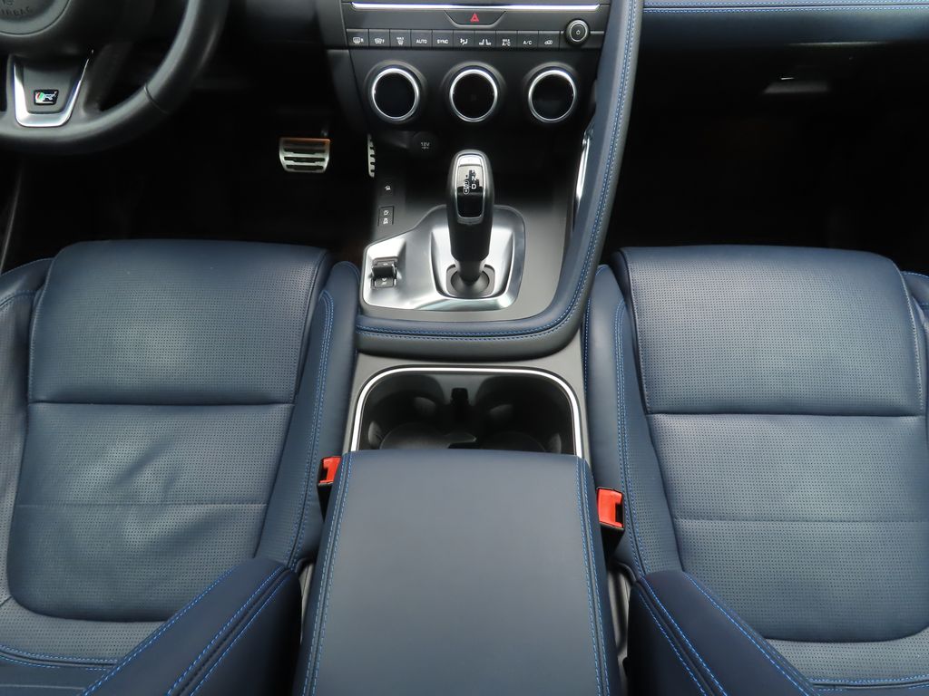 Thumbnail: 2018 Jaguar E-Pace - 16