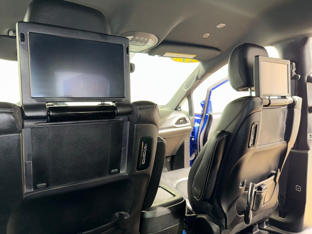 Thumbnail: 2021 Chrysler Pacifica - 21