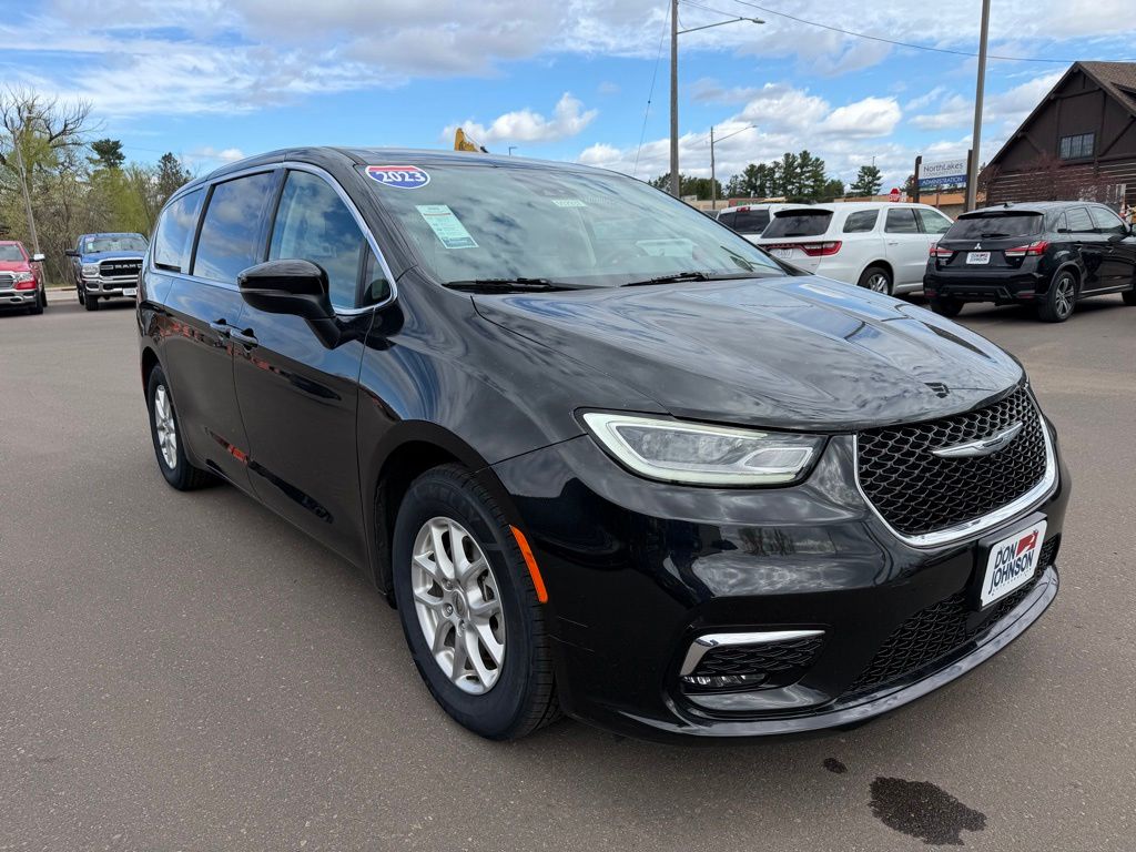 2023 Chrysler Pacifica Touring L FWD