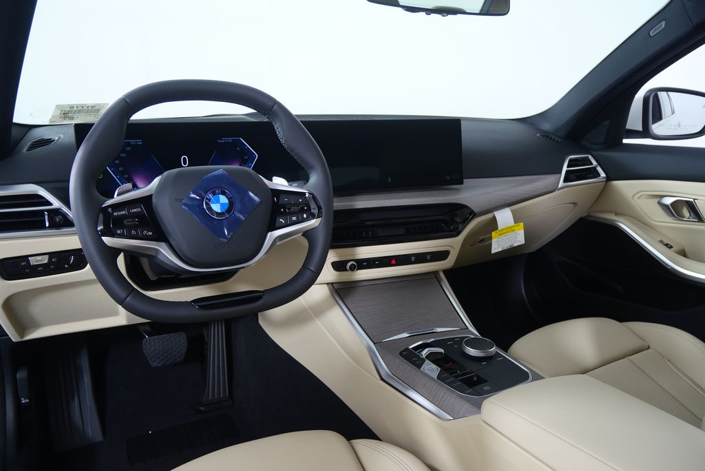 Thumbnail: 2025 BMW 3 Series - 18