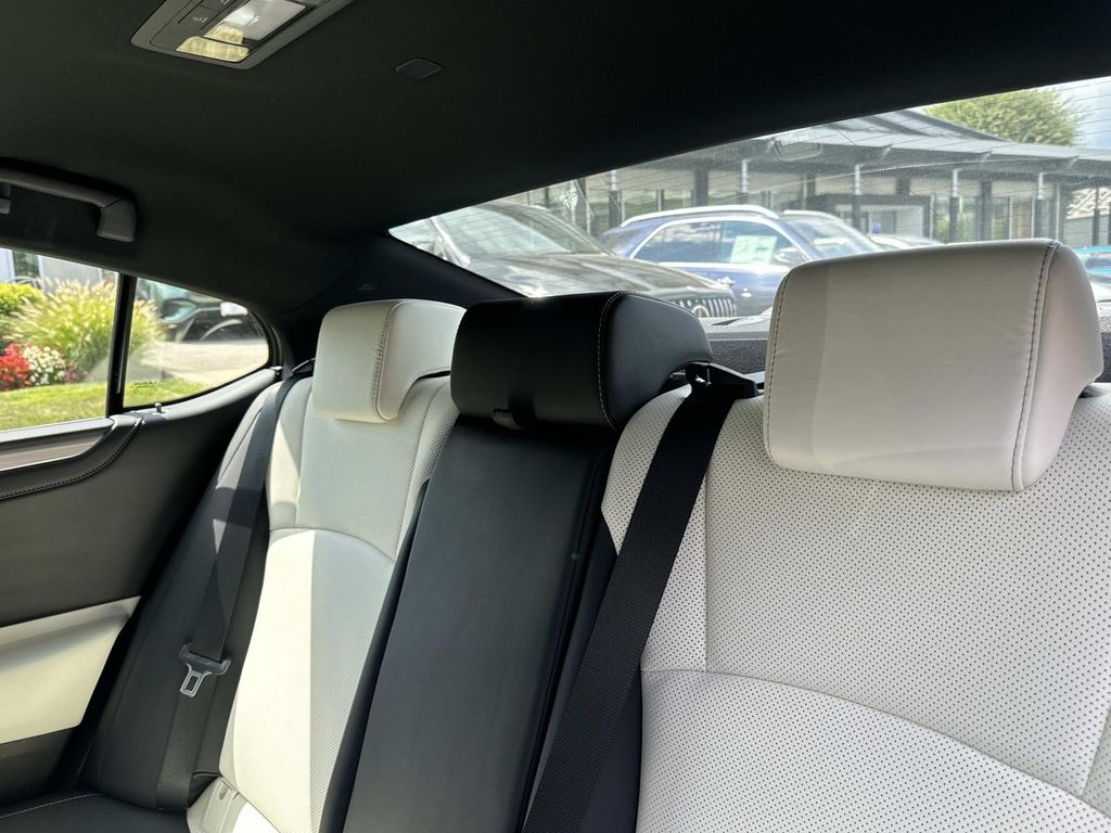Thumbnail: 2023 Lexus ES - 31