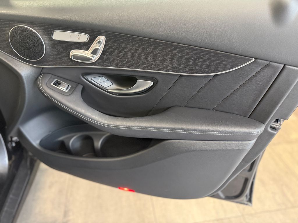 Thumbnail: 2022 Mercedes-Benz GLC - 20